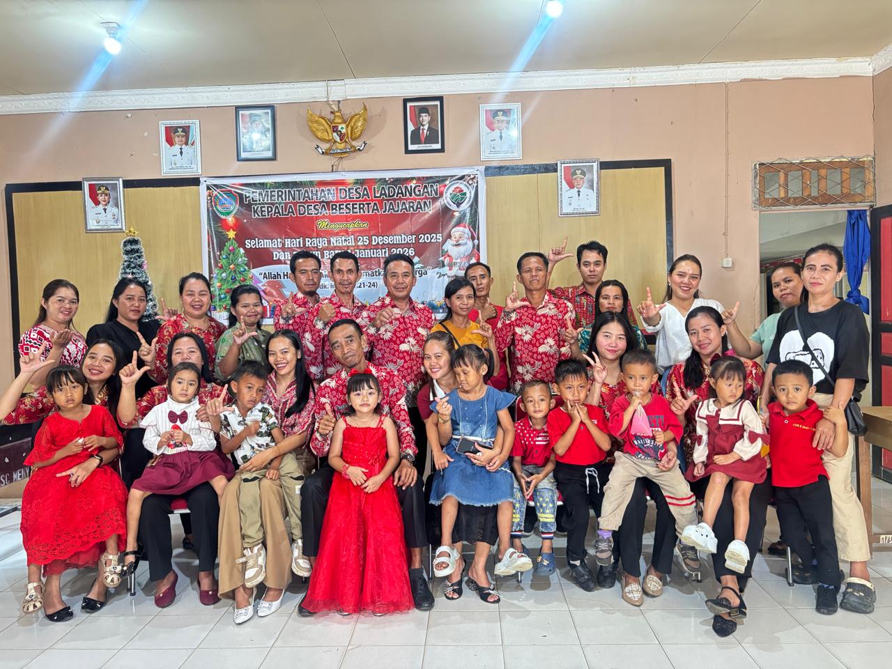 Natal bersama TK cinta kasih Ladangan bersama Perangkat Desa Ladangan